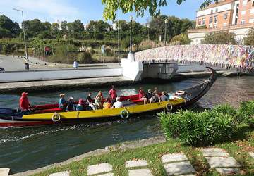 Kanäle und Moliceiros in Aveiro