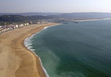 Nazaré, Bucht und Steilküste